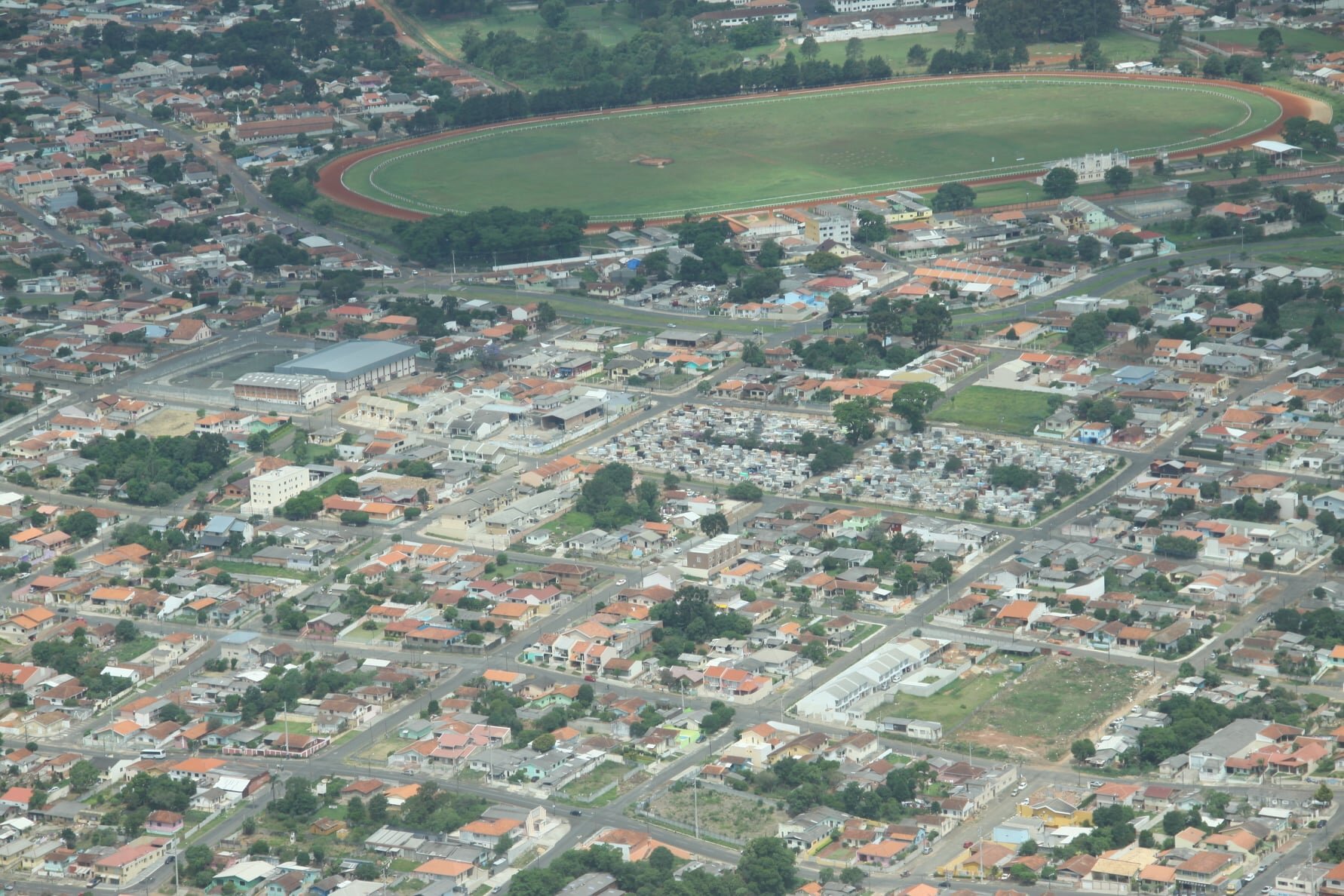 Vista aérea do Hipódromo de Uvaranas - Início dos anos 2000