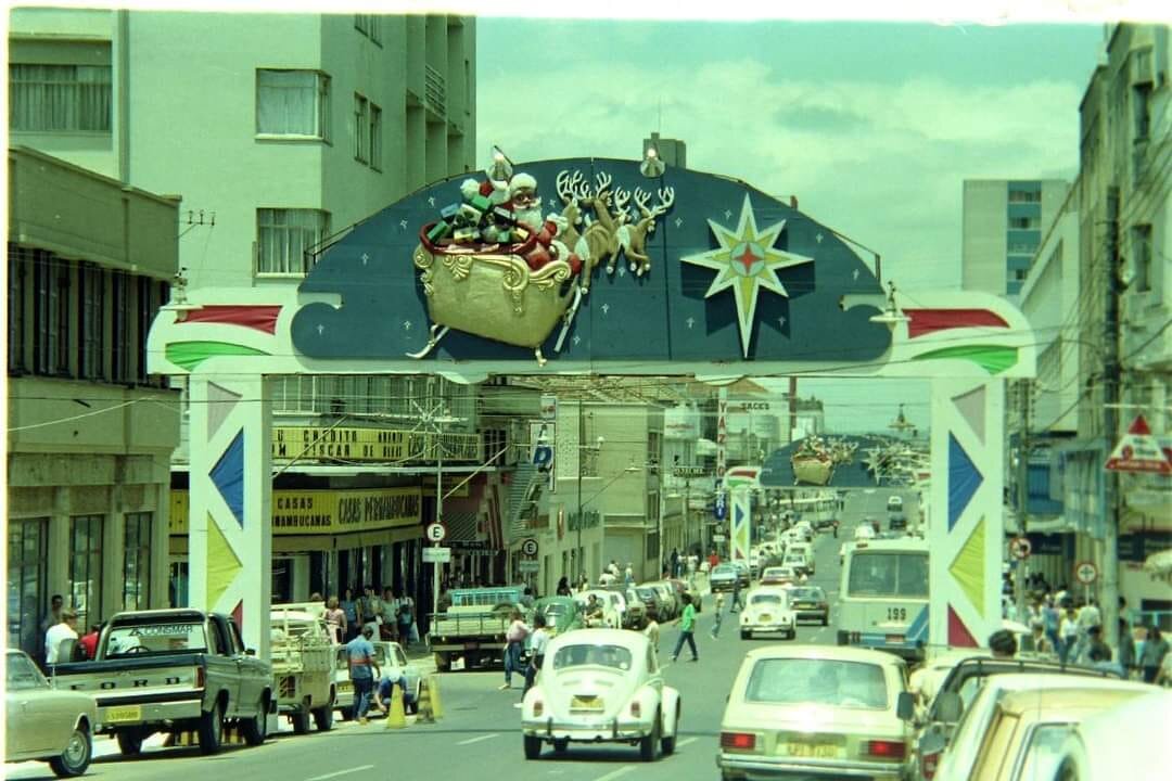 Os portais de Natal da Vicente Machado - Década de 1990