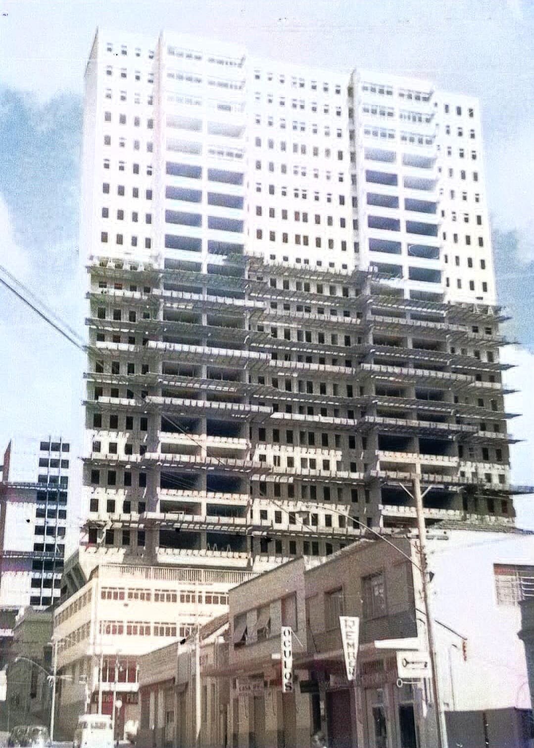 Construção do Edifício Vila Velha - Década de 1970