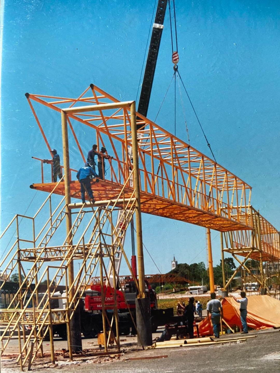 Construção da Passarela Amarela - 1996