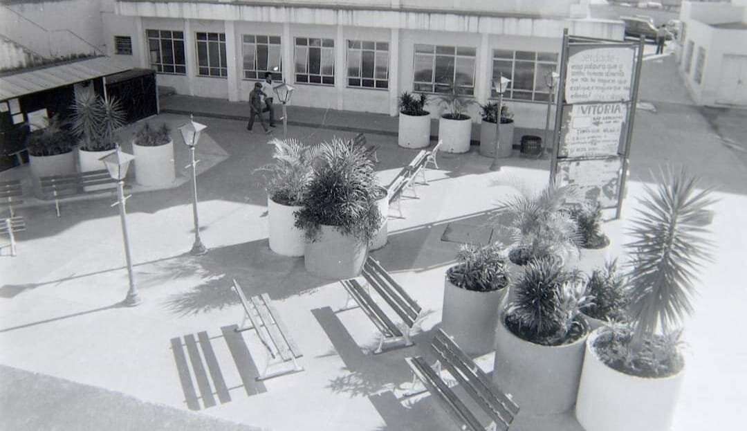 Pátio do Campus Central da UEPG - Década de 1980